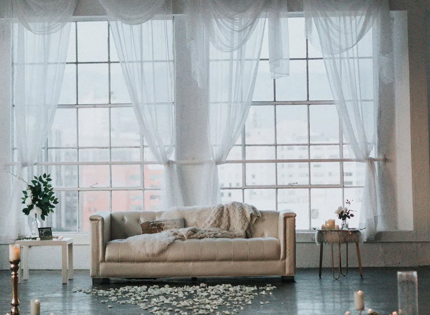 What are Curtain Holdbacks - Everything you need to know! - curtain holdbacks