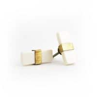 DSC 1714 Cream resin rectangle brass banded pull