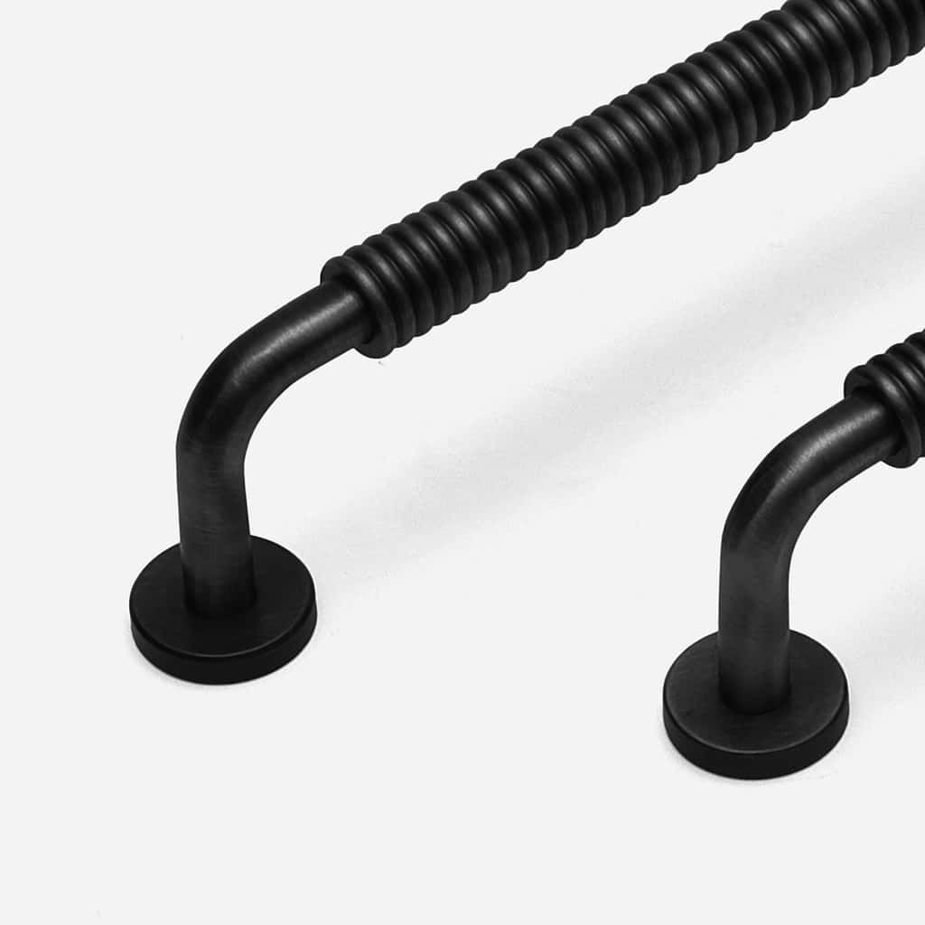 Kingston - Curved Matte Black Brass Handle - | Do.Up