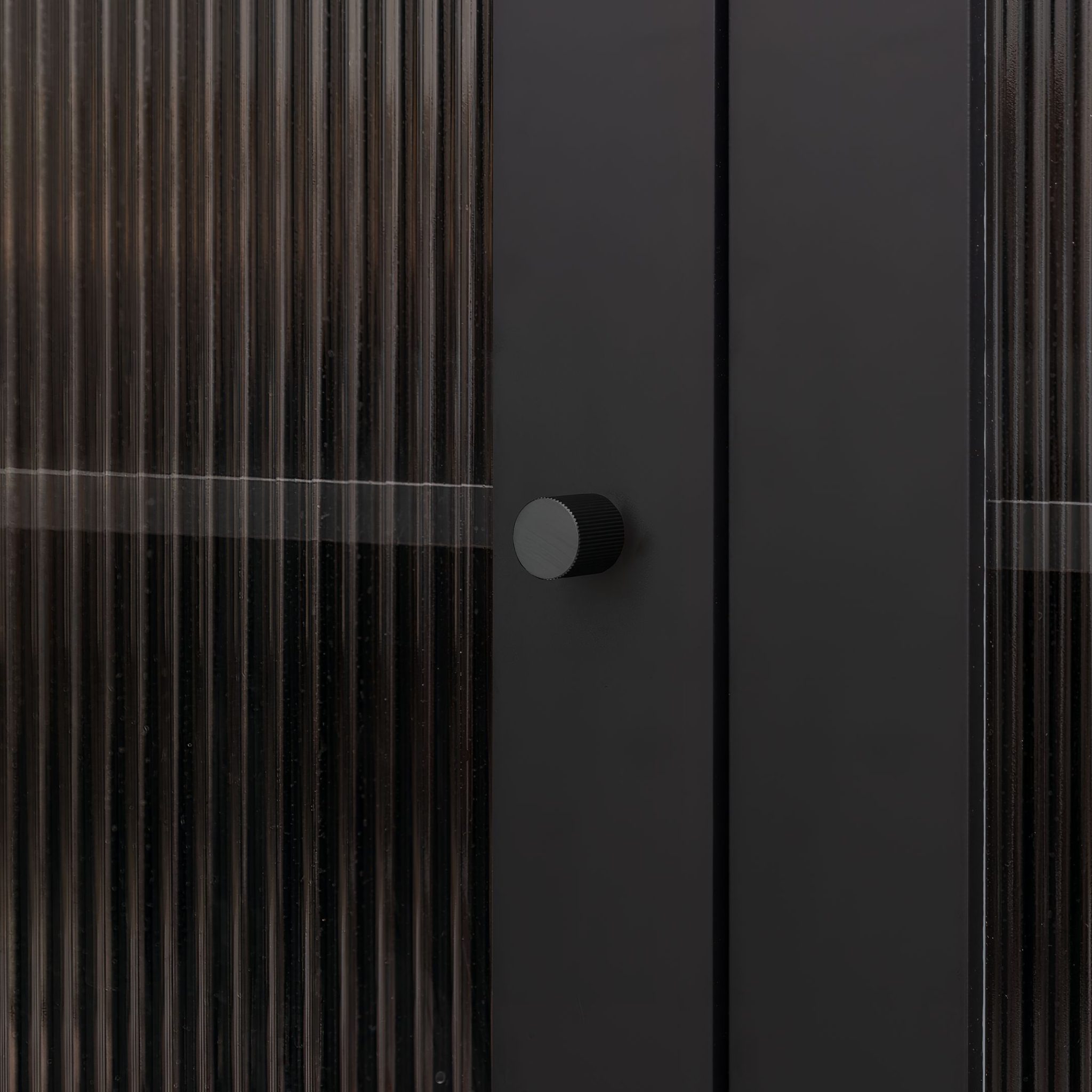 Midas - Matte Black Brass Linear Knurled Handle - Architectural Hardware - Matte Black Brass